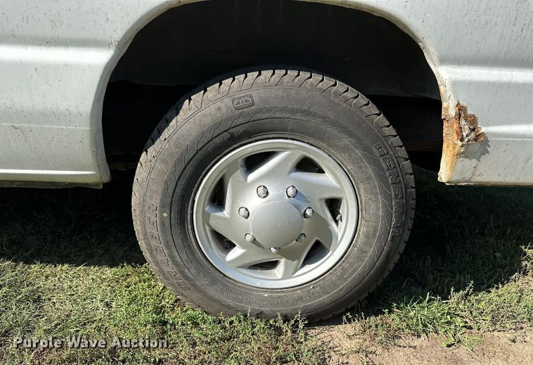 image for item DP8889 2008 Ford E350 Super Duty van