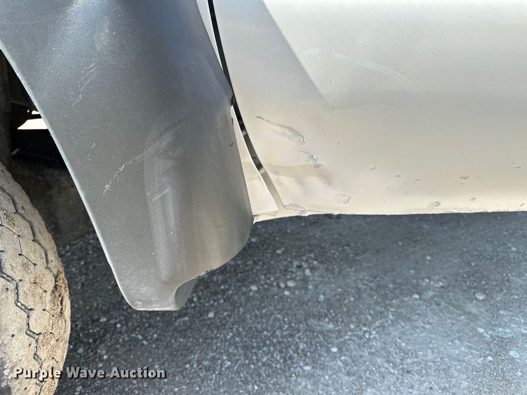 image for item DP8892 2012 Ford F550 flatbed truck