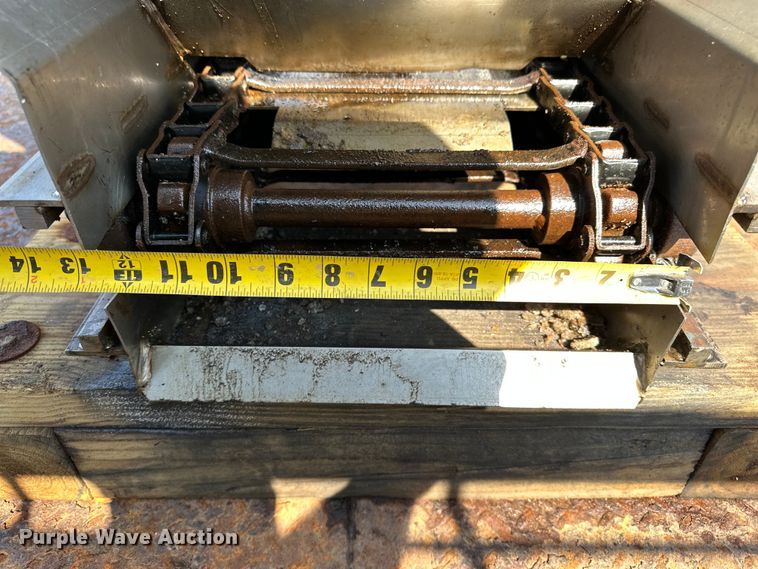 image for item DP8892 2012 Ford F550 flatbed truck