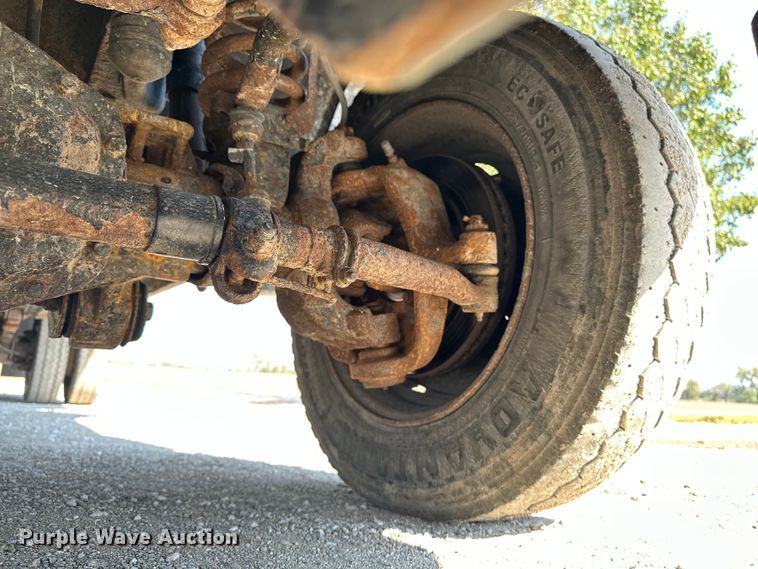 image for item DP8892 2012 Ford F550 flatbed truck