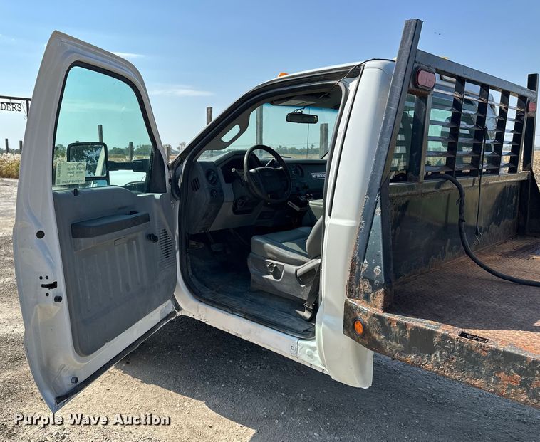 image for item DP8892 2012 Ford F550 flatbed truck