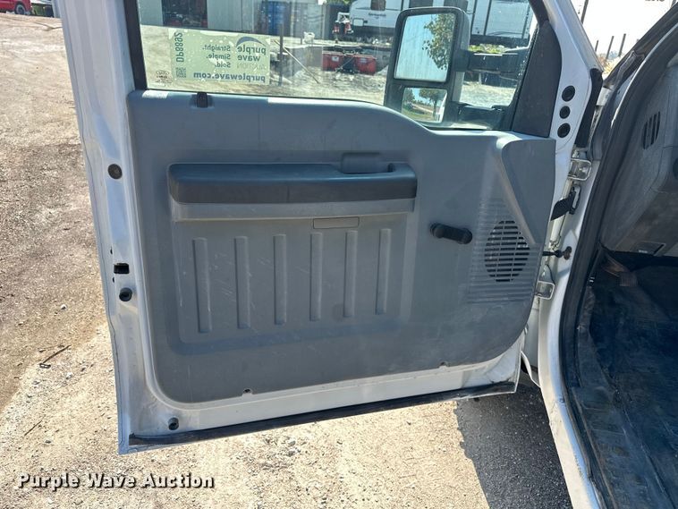 image for item DP8892 2012 Ford F550 flatbed truck