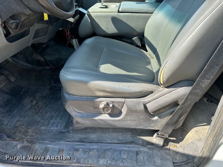 image for item DP8892 2012 Ford F550 flatbed truck