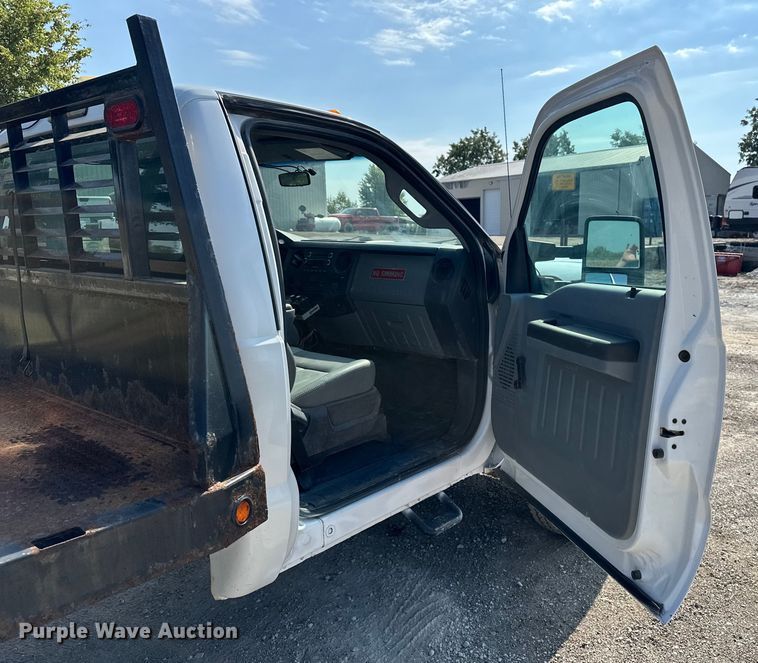 image for item DP8892 2012 Ford F550 flatbed truck