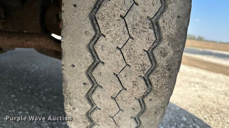 image for item DP8892 2012 Ford F550 flatbed truck