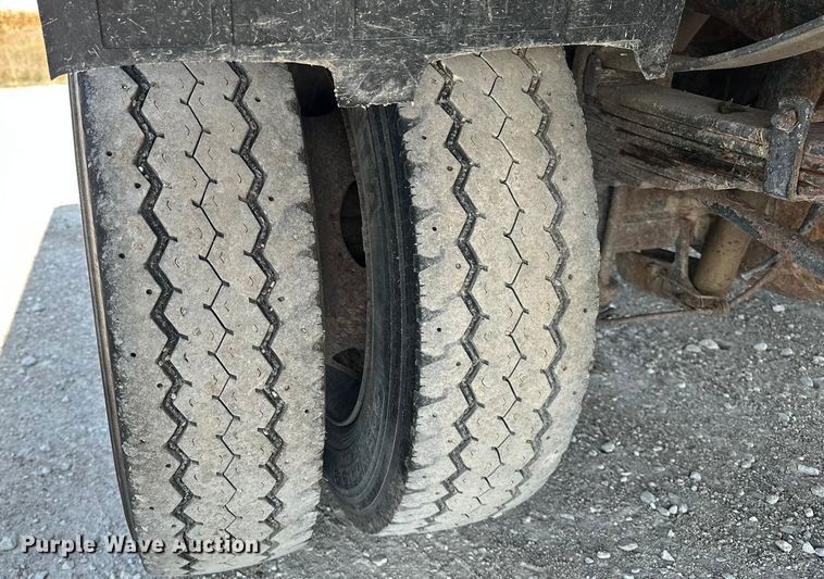 image for item DP8892 2012 Ford F550 flatbed truck