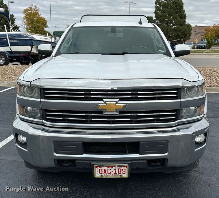 image for item DP8899 2015 Chevrolet Silverado 2500HD Double Cab pickup truck