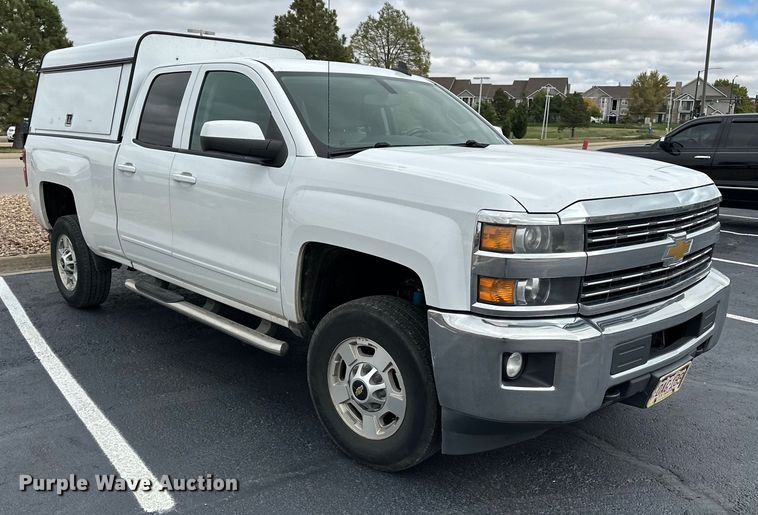 image for item DP8899 2015 Chevrolet Silverado 2500HD Double Cab pickup truck