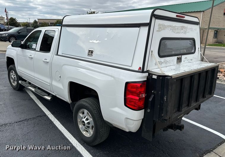 image for item DP8899 2015 Chevrolet Silverado 2500HD Double Cab pickup truck