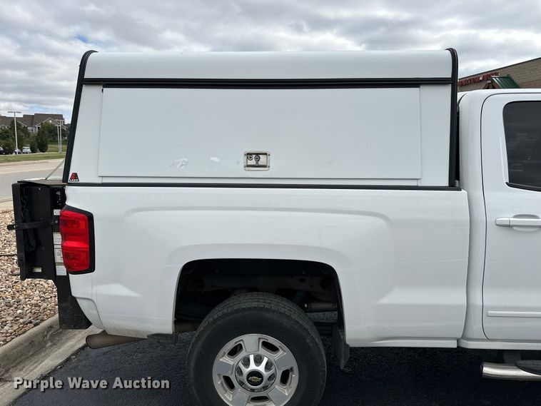 image for item DP8899 2015 Chevrolet Silverado 2500HD Double Cab pickup truck