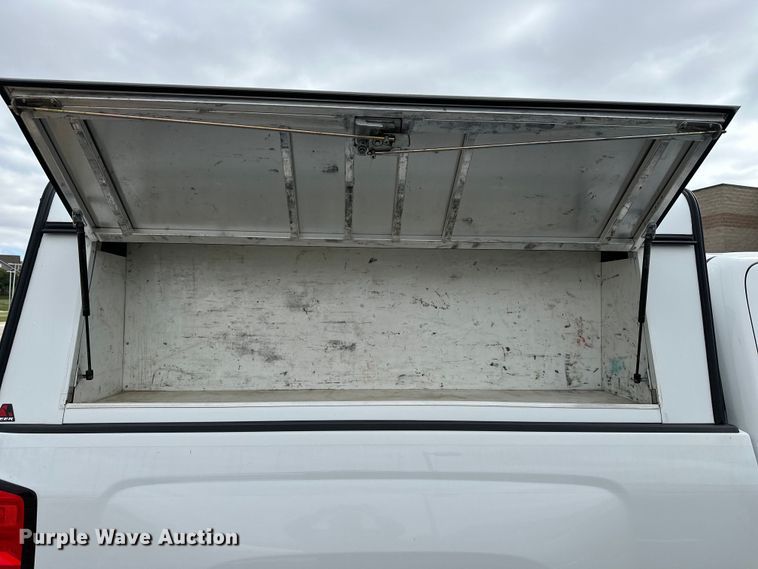 image for item DP8899 2015 Chevrolet Silverado 2500HD Double Cab pickup truck