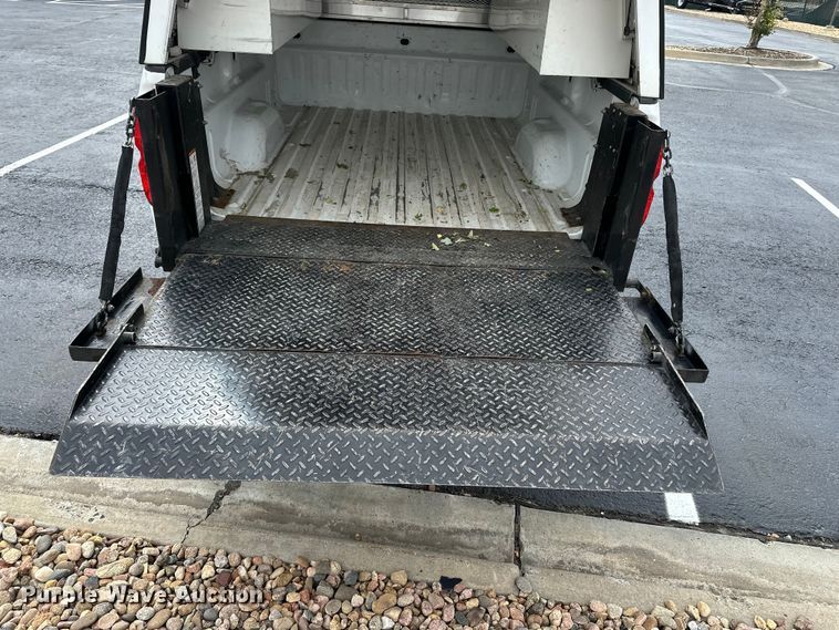 image for item DP8899 2015 Chevrolet Silverado 2500HD Double Cab pickup truck