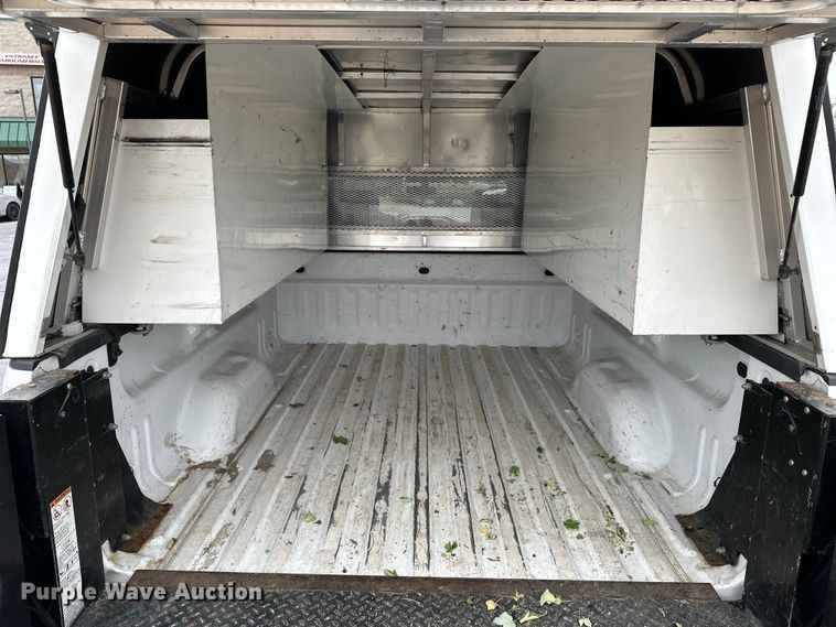 image for item DP8899 2015 Chevrolet Silverado 2500HD Double Cab pickup truck