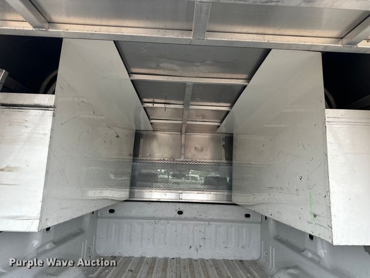 image for item DP8899 2015 Chevrolet Silverado 2500HD Double Cab pickup truck