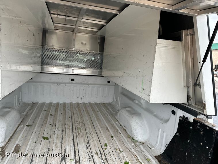 image for item DP8899 2015 Chevrolet Silverado 2500HD Double Cab pickup truck