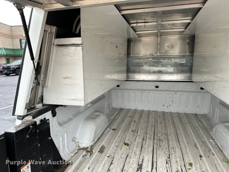 image for item DP8899 2015 Chevrolet Silverado 2500HD Double Cab pickup truck