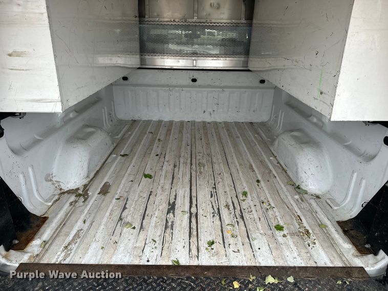 image for item DP8899 2015 Chevrolet Silverado 2500HD Double Cab pickup truck