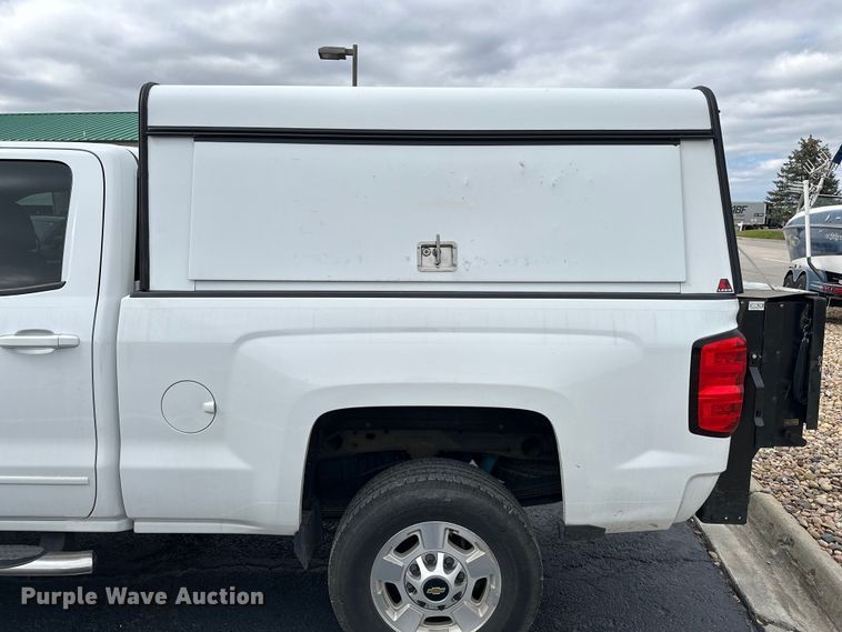 image for item DP8899 2015 Chevrolet Silverado 2500HD Double Cab pickup truck