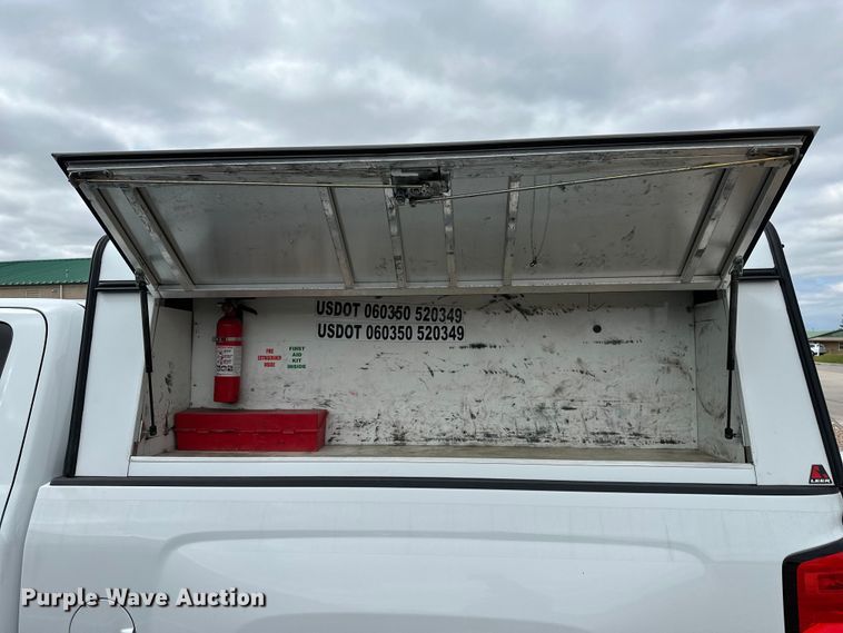 image for item DP8899 2015 Chevrolet Silverado 2500HD Double Cab pickup truck