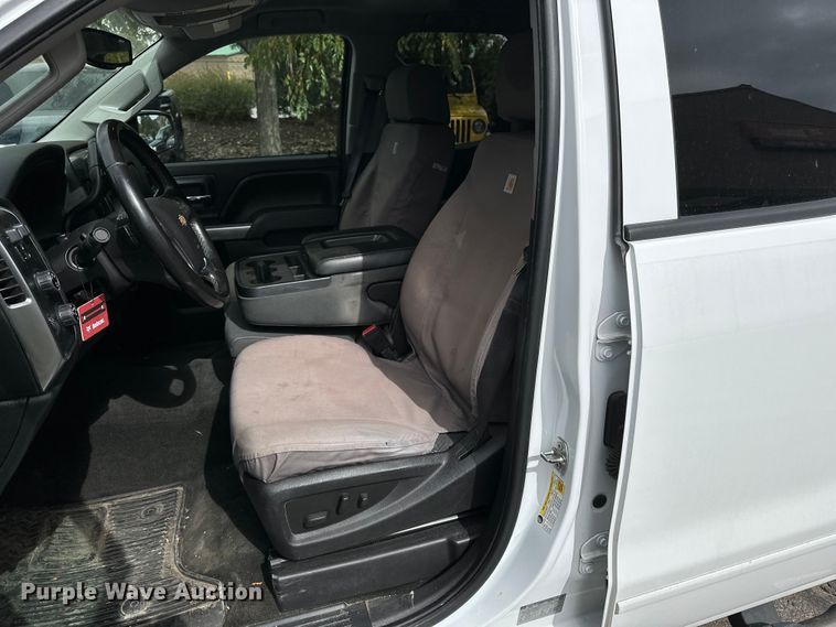 image for item DP8899 2015 Chevrolet Silverado 2500HD Double Cab pickup truck