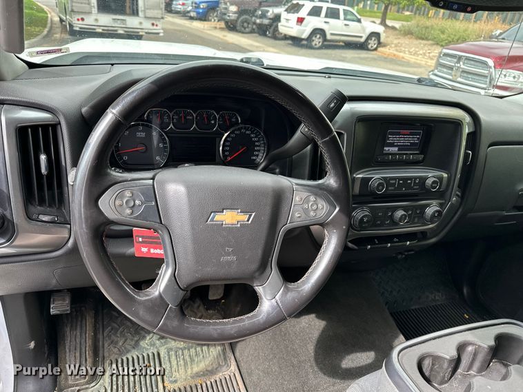 image for item DP8899 2015 Chevrolet Silverado 2500HD Double Cab pickup truck