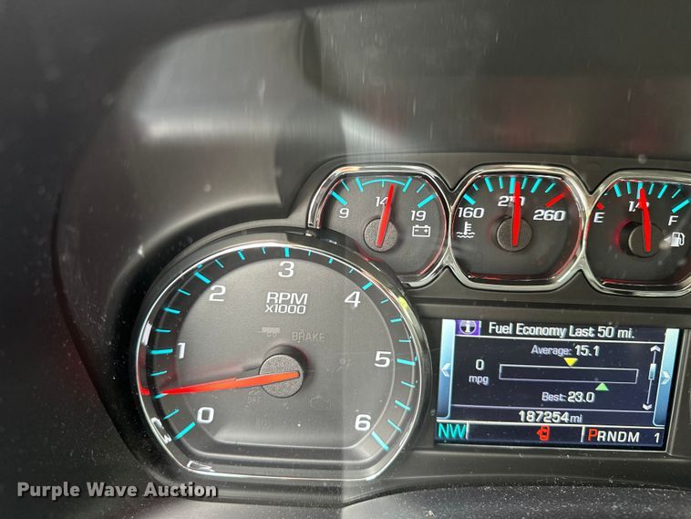 image for item DP8899 2015 Chevrolet Silverado 2500HD Double Cab pickup truck