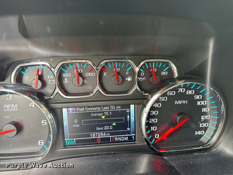 image for item DP8899 2015 Chevrolet Silverado 2500HD Double Cab pickup truck