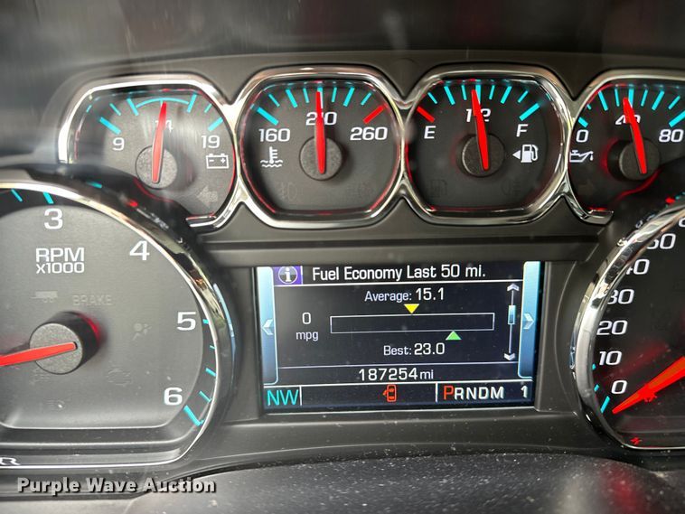 image for item DP8899 2015 Chevrolet Silverado 2500HD Double Cab pickup truck