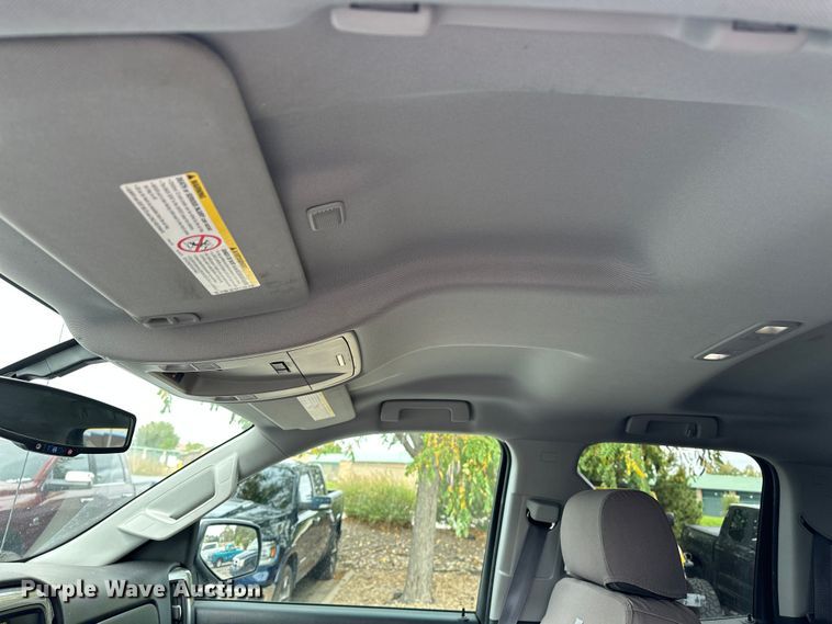 image for item DP8899 2015 Chevrolet Silverado 2500HD Double Cab pickup truck