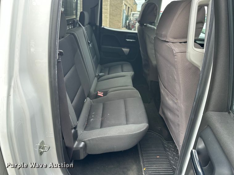 image for item DP8899 2015 Chevrolet Silverado 2500HD Double Cab pickup truck