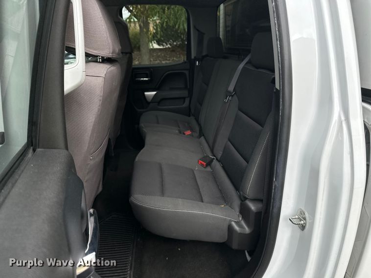 image for item DP8899 2015 Chevrolet Silverado 2500HD Double Cab pickup truck