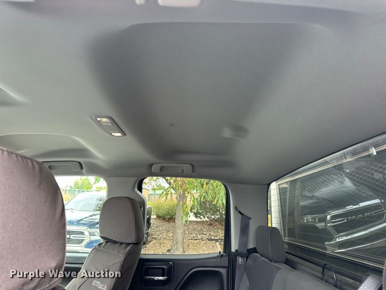 image for item DP8899 2015 Chevrolet Silverado 2500HD Double Cab pickup truck