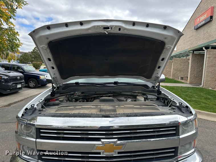 image for item DP8899 2015 Chevrolet Silverado 2500HD Double Cab pickup truck