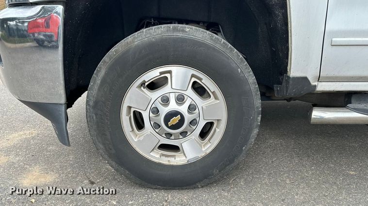 image for item DP8899 2015 Chevrolet Silverado 2500HD Double Cab pickup truck