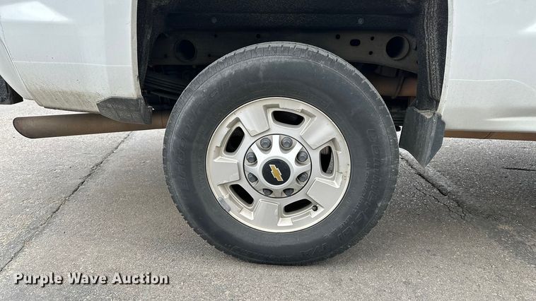 image for item DP8899 2015 Chevrolet Silverado 2500HD Double Cab pickup truck