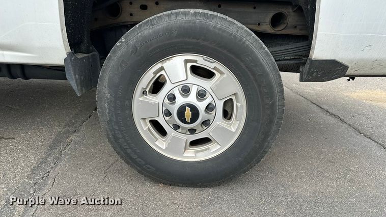 image for item DP8899 2015 Chevrolet Silverado 2500HD Double Cab pickup truck