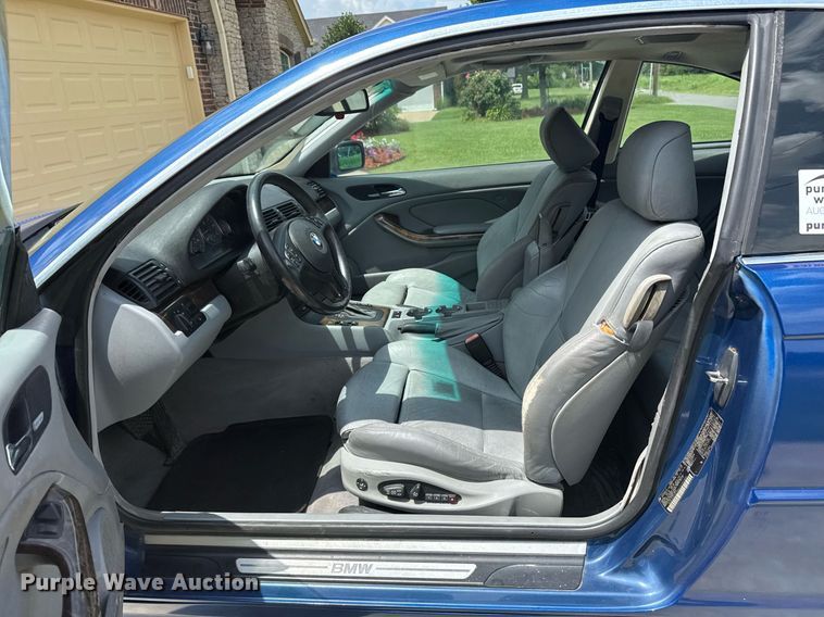 image for item DS3808 2001 BMW 330Ci 