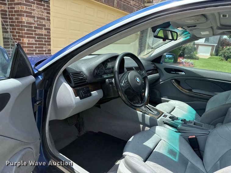 image for item DS3808 2001 BMW 330Ci 