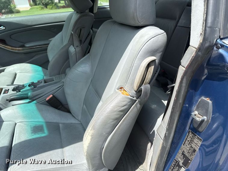 image for item DS3808 2001 BMW 330Ci 