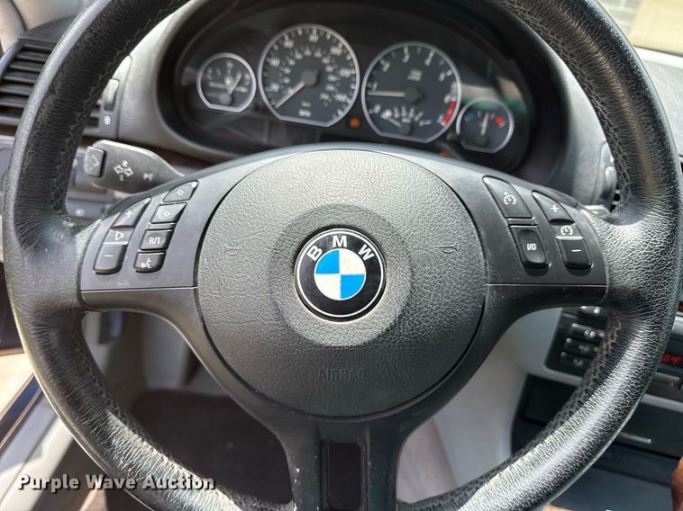 image for item DS3808 2001 BMW 330Ci 