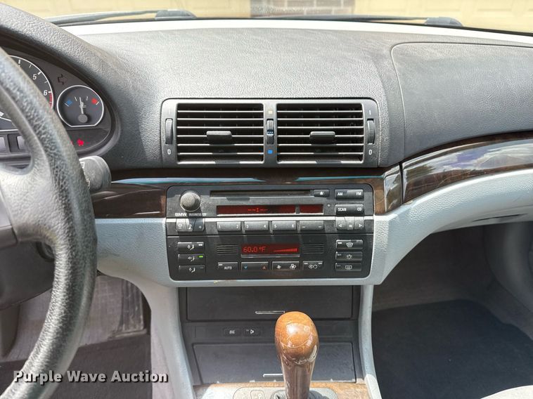 image for item DS3808 2001 BMW 330Ci 