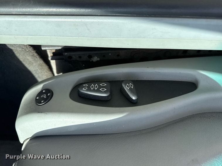 image for item DS3808 2001 BMW 330Ci 