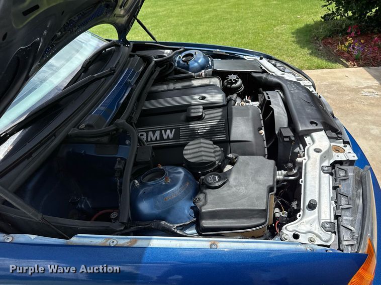 image for item DS3808 2001 BMW 330Ci 