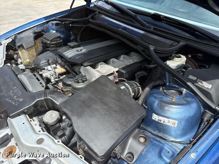 image for item DS3808 2001 BMW 330Ci 