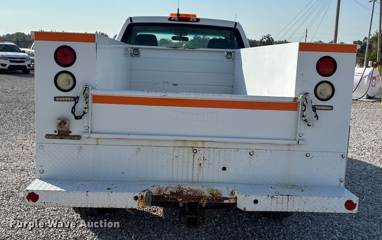 image for item DU1373 2010 Chevrolet Silverado 2500HD utility bed pickup truck