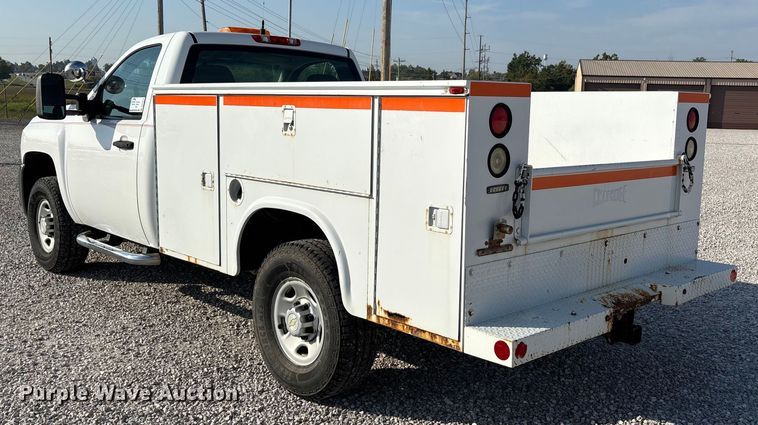 image for item DU1373 2010 Chevrolet Silverado 2500HD utility bed pickup truck
