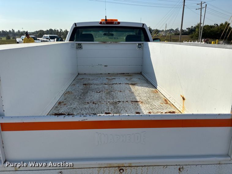 image for item DU1373 2010 Chevrolet Silverado 2500HD utility bed pickup truck