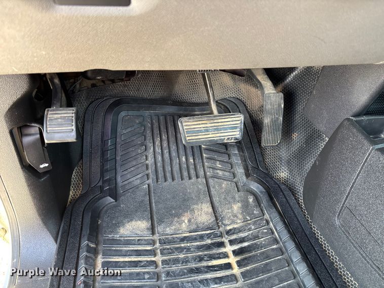 image for item DU1373 2010 Chevrolet Silverado 2500HD utility bed pickup truck