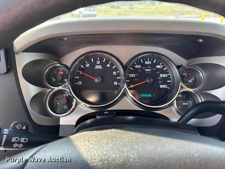 image for item DU1373 2010 Chevrolet Silverado 2500HD utility bed pickup truck