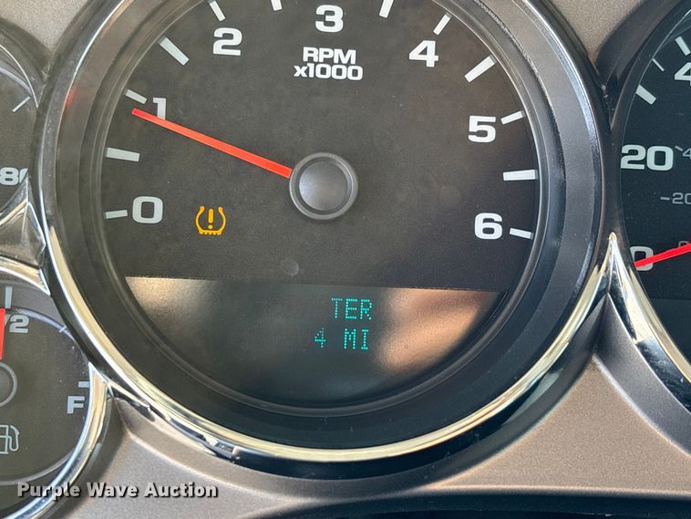 image for item DU1373 2010 Chevrolet Silverado 2500HD utility bed pickup truck